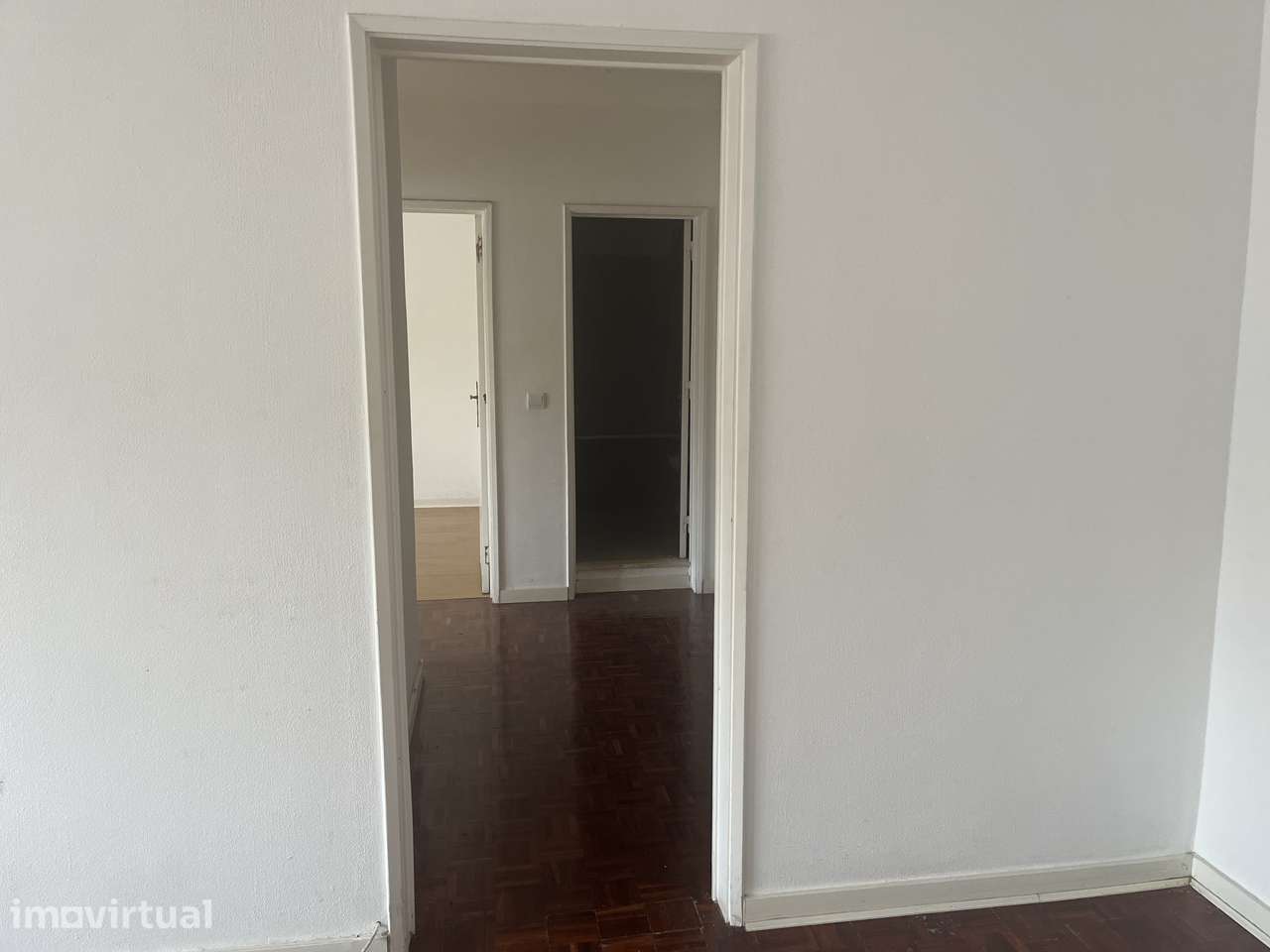 APARTAMENTO T2 CACÉM PARA REMODELAR - PROXIMO AO INTERMARCHÉ - Grande imagem: 5/8