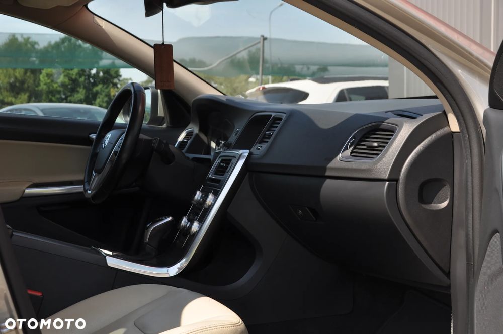 Volvo V60 D3 Geartronic Linje Business - 32