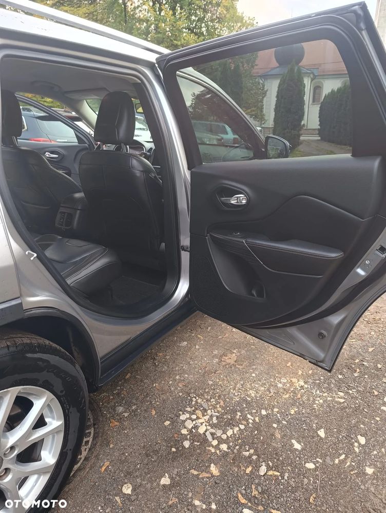 Jeep Cherokee - 5