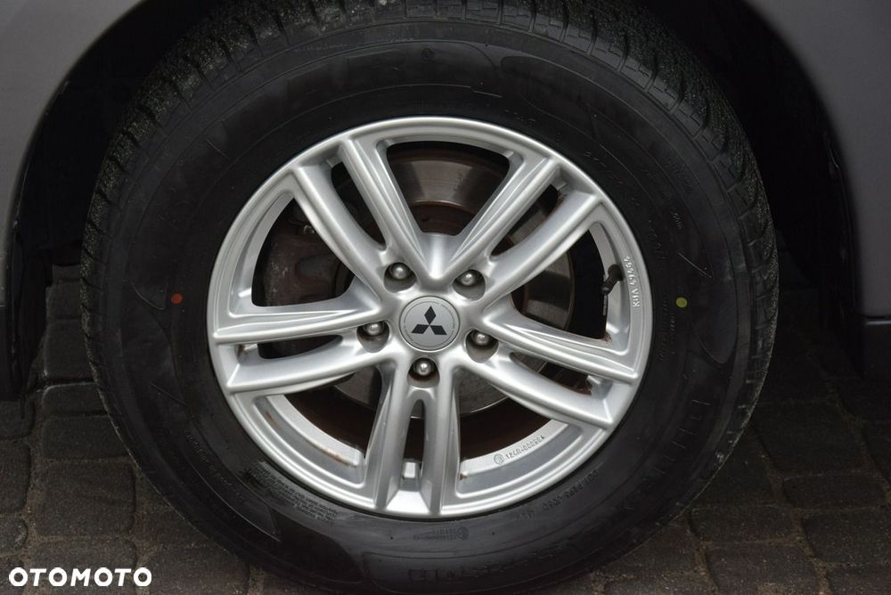 Mitsubishi Outlander 2.0 4WD Invite - 18
