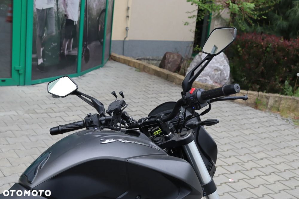 Bajaj Dominar 400 - 12