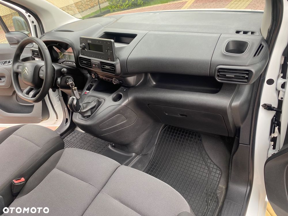 Citroën BERLINGO 1.6 HDI, MAX długi, 3-osobowy, klimatyzacja, zakupiony w salonie w Rzeszowie - 14