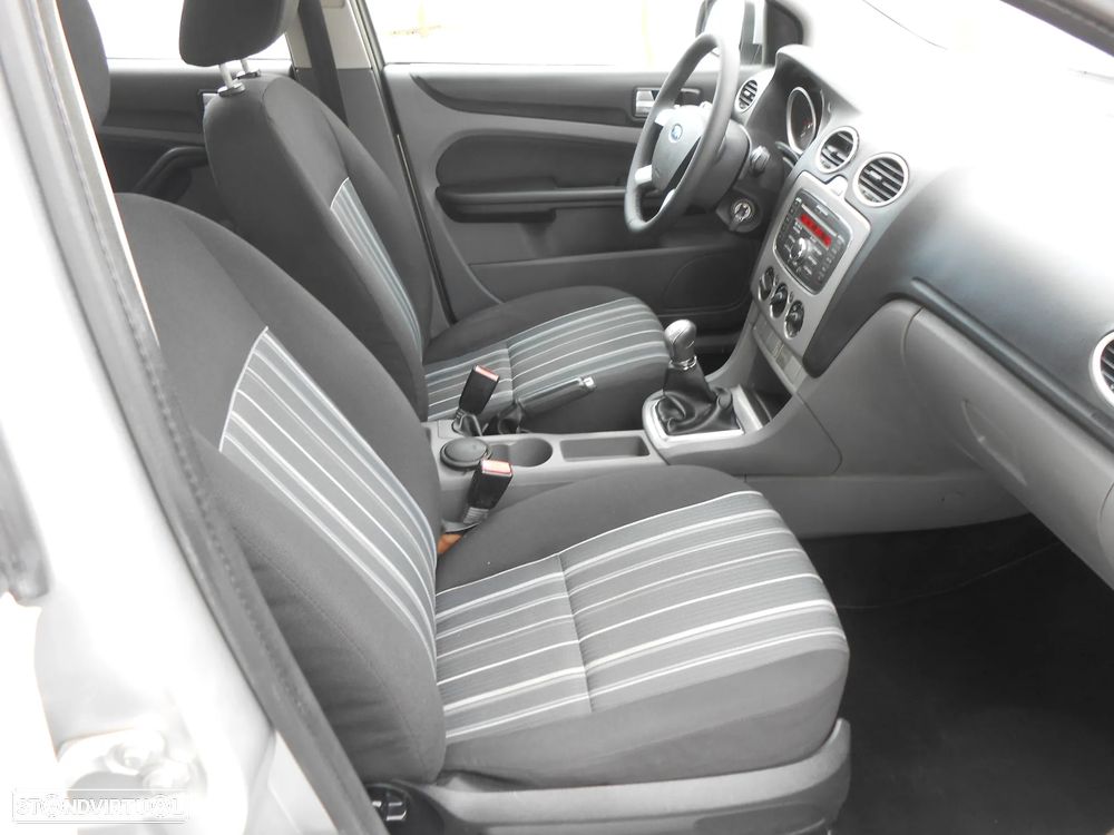 Ford Focus 1.6 TDCi ECOnetic - 25