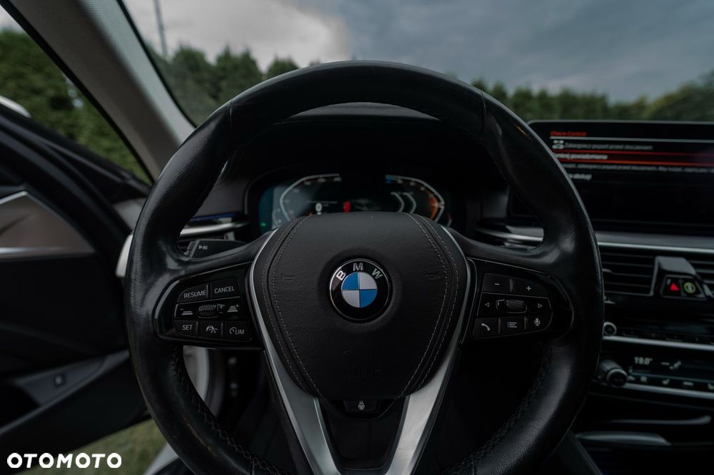 BMW Seria 5 520d xDrive Sport Line - 35