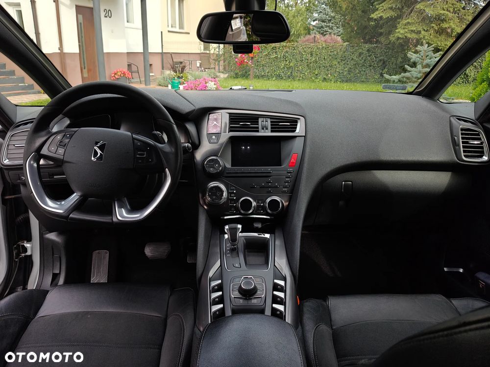 Citroën DS5 1.6 e-HDi Chic MCP - 8