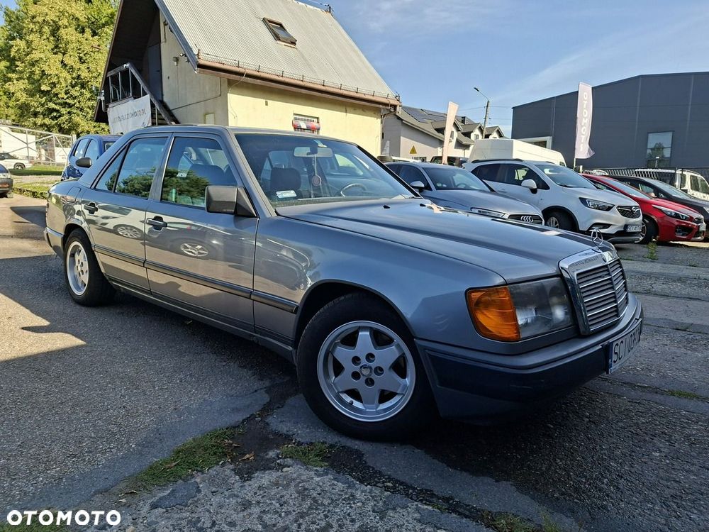 Mercedes-Benz Klasa E 200 - 4
