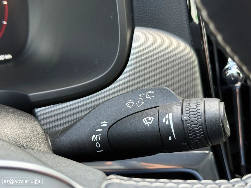 Volvo V90 2.0 B4 R-Design Geartronic - 29