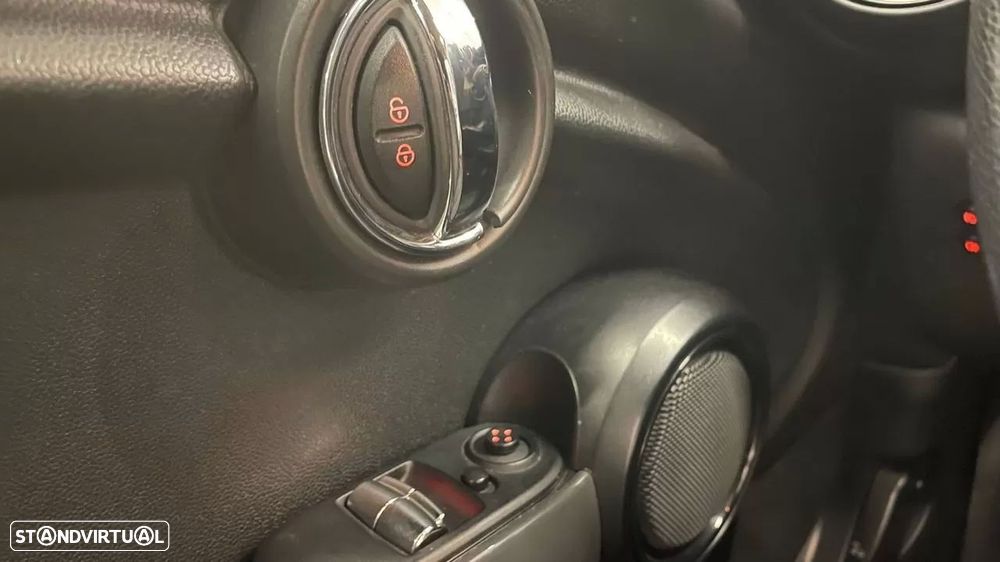 MINI 3 Portas One D - 37