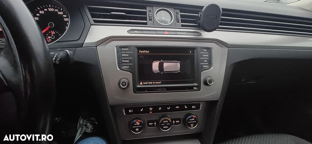 Volkswagen Passat 2.0 TDI SCR Highline - 16