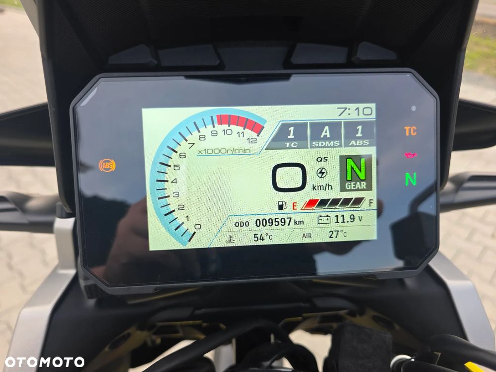 Suzuki V-STROM - 18