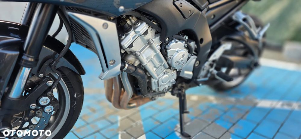 Yamaha FZ - 7