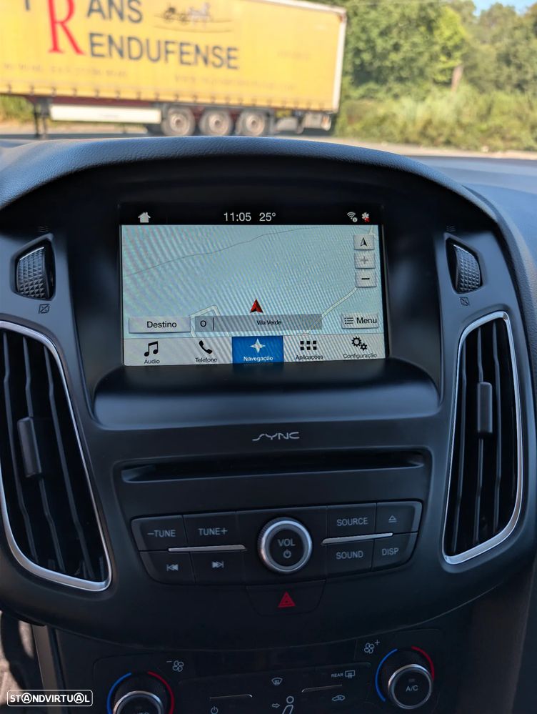 Ford Focus SW 1.0 EcoBoost S&S TITANIUM DESIGN — fotografia 19