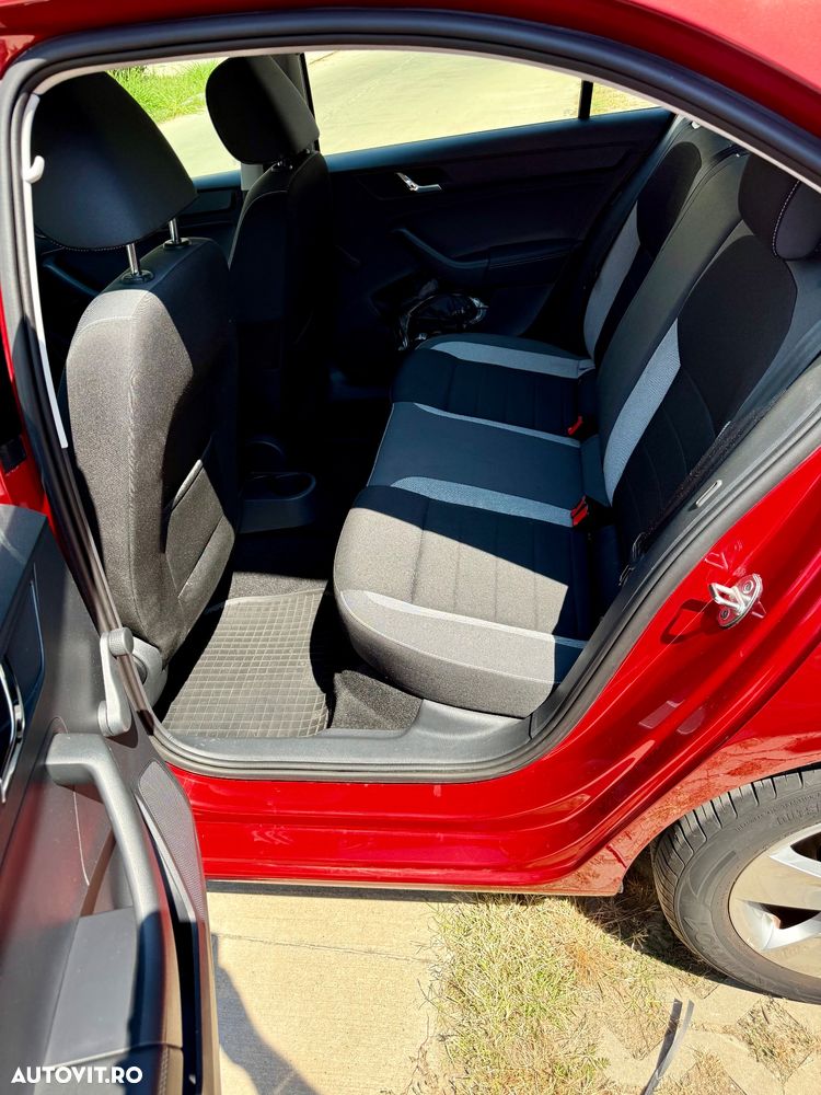 Skoda RAPID 1.2 TSI Ambition - 9