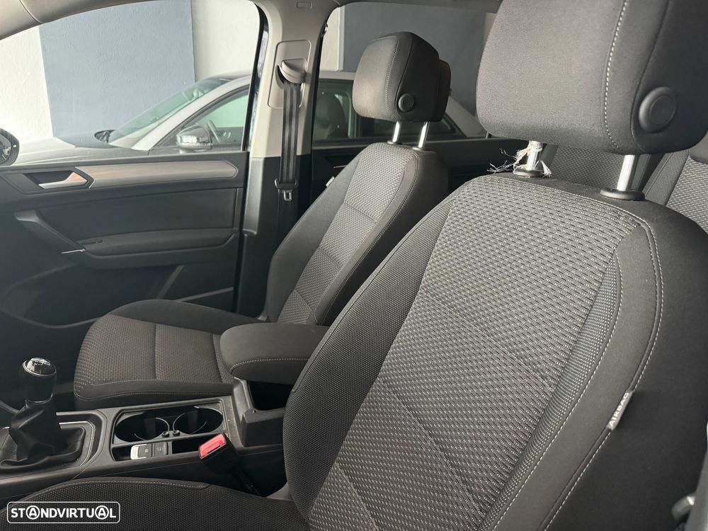 VW Touran 1.6 TDI Confortline - 22
