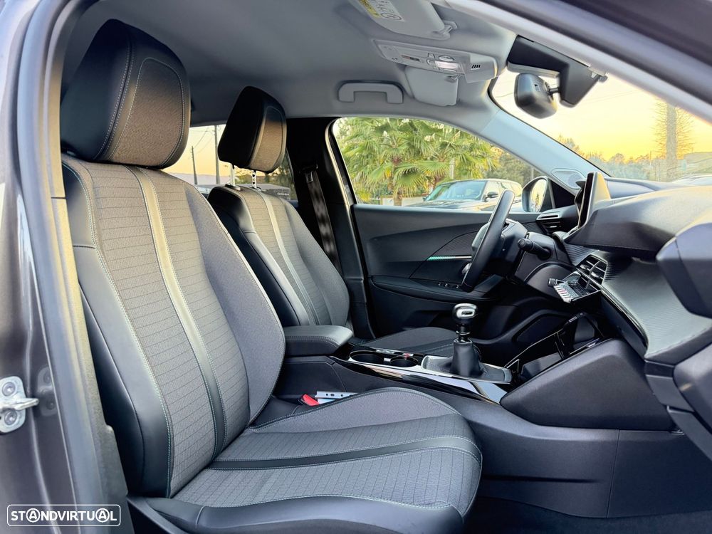 Peugeot 2008 1.2 PureTech Allure Pack - 28