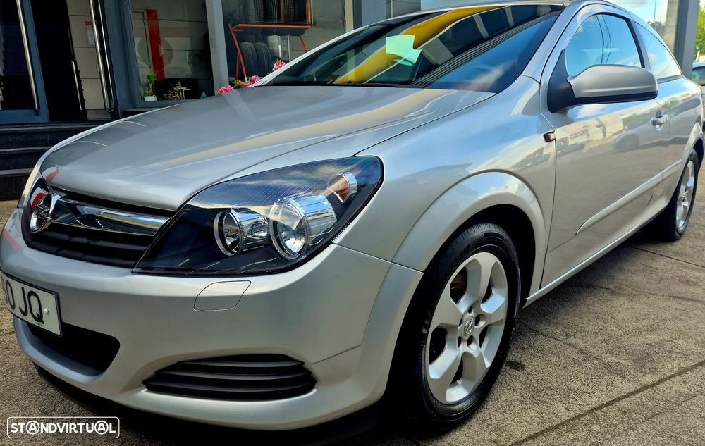 Opel Astra GTC 1.9 CDTI DPF Sport - 20