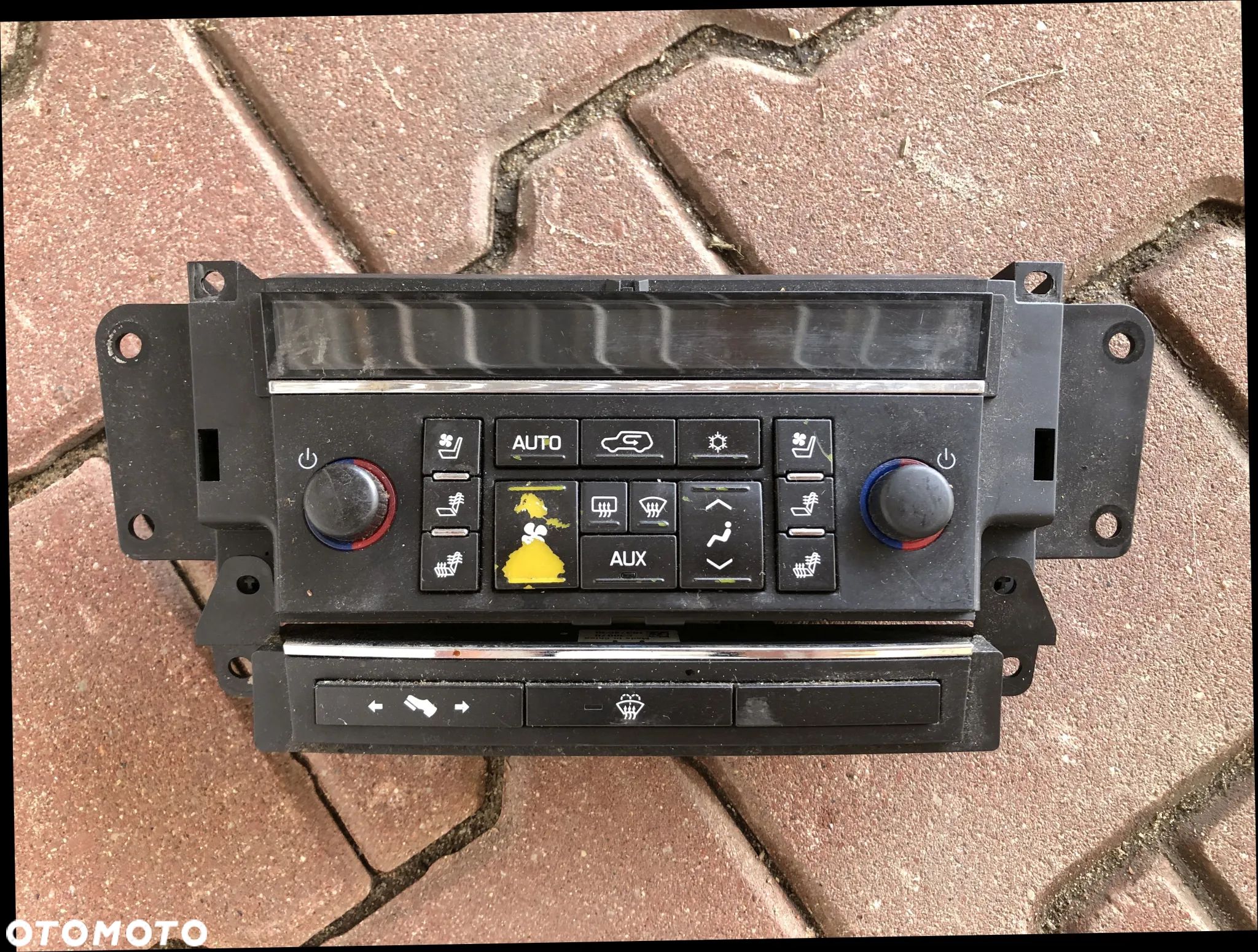 CADILLAC ESCALADE III 6,2 V8 2006-2014 WYŚWIETLACZ PANEL KLIMATYZACJI STEROWANIE KLIMY - 1
