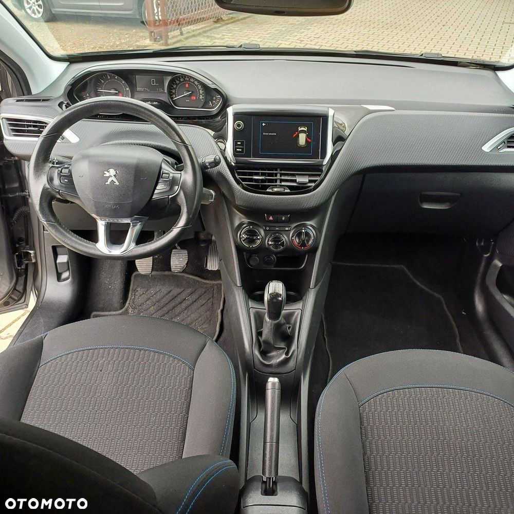 Peugeot 208 - 6