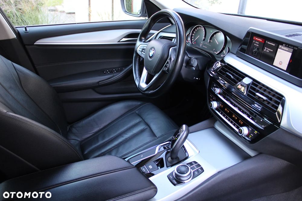 BMW Seria 5 520d M Sport Edition - 27
