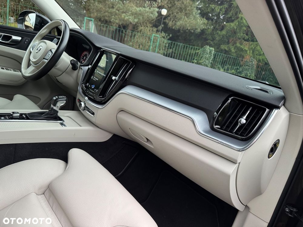 Volvo XC 60 D4 Geartronic Momentum Pro - 39