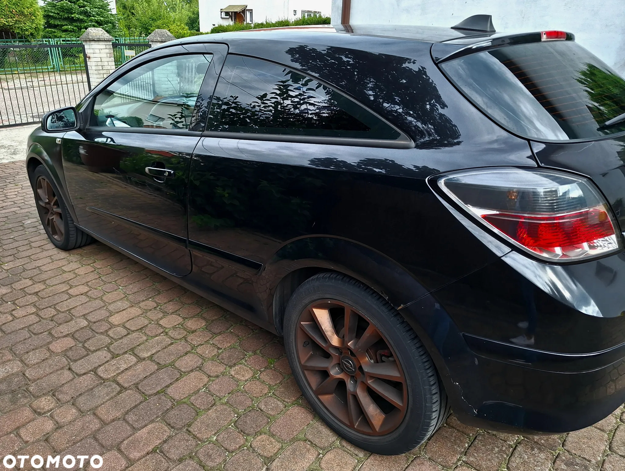 Opel Astra III GTC 2.0 T Sport - 4