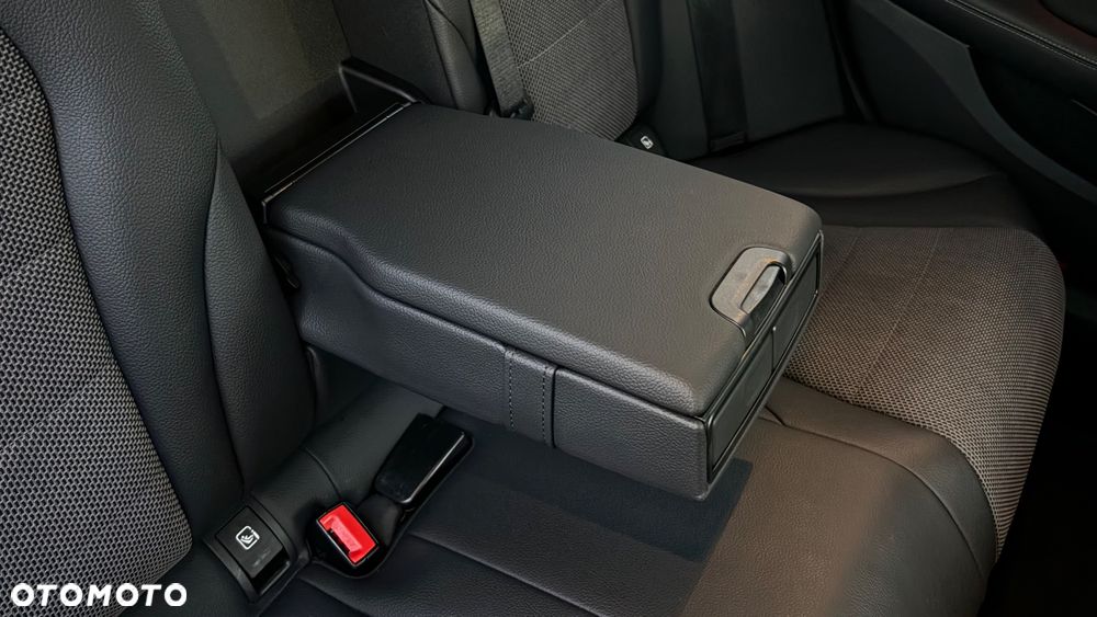 Mercedes-Benz Klasa C 200 9G-TRONIC Avantgarde - 21