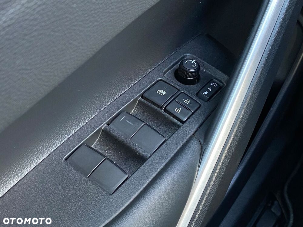 Toyota Corolla Cross 2.0 Hybrid Executive - 31