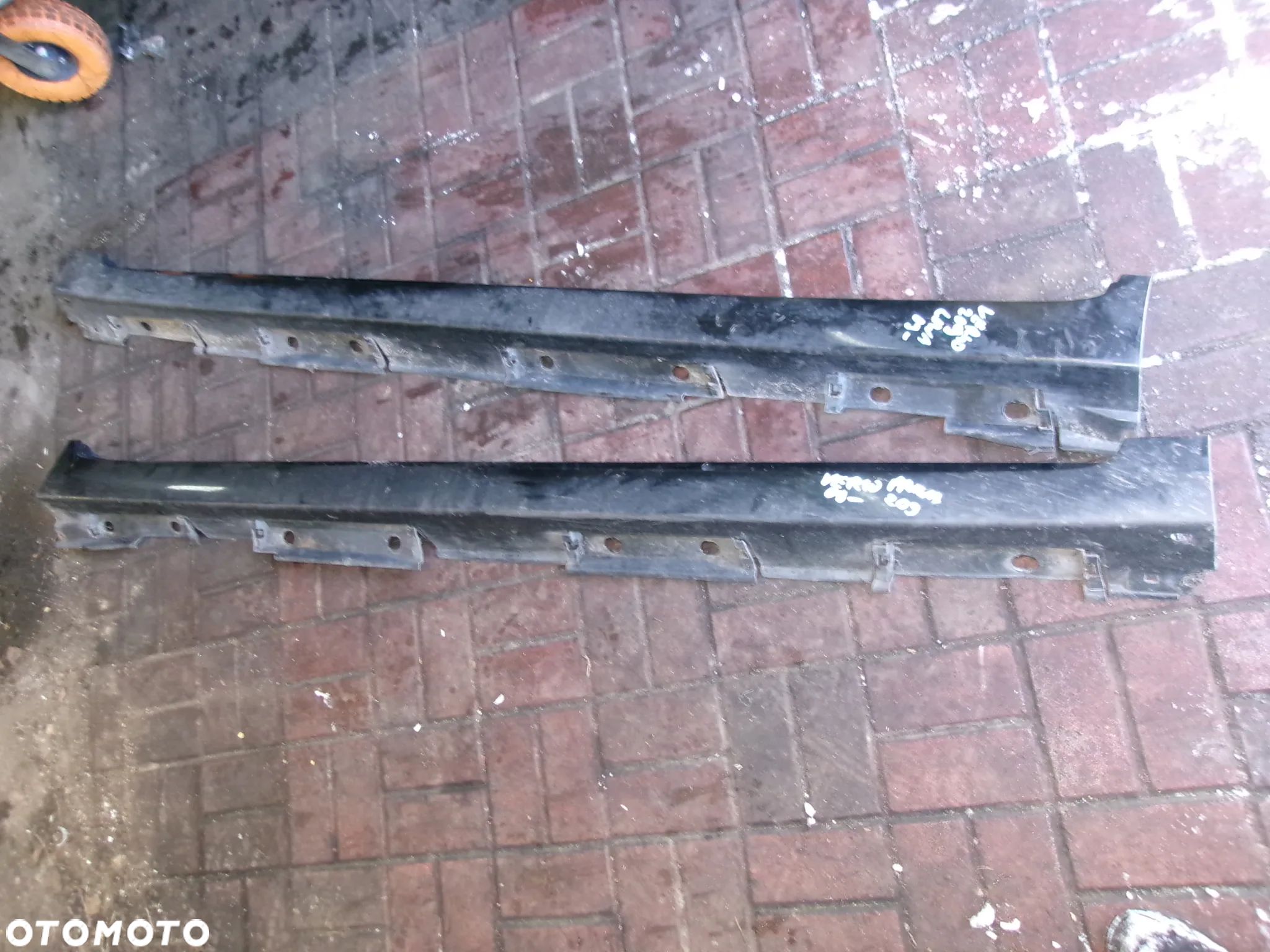 LISTWA PROGOWA PRAWA TOYOTA VERSO 09-     209 - 1