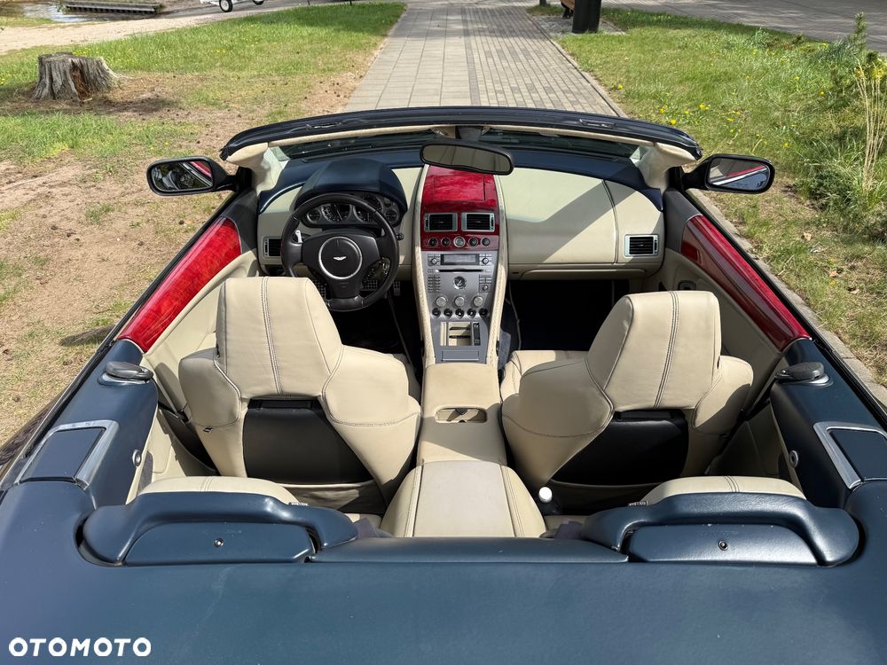 Aston Martin DB9 - 16