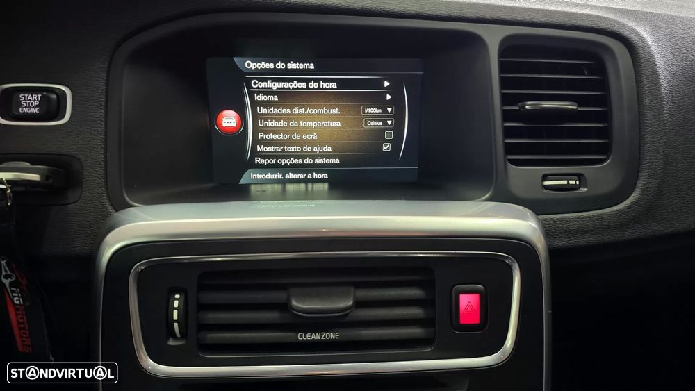 Volvo V60 Cross Country 2.0 D3 Momentum - 36