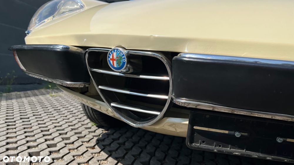 Alfa Romeo Spider - 35
