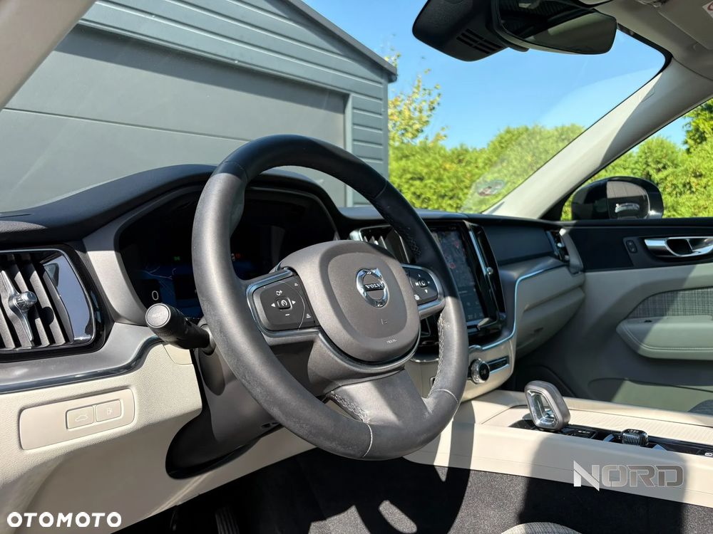 Volvo XC 60 T6 Plug-In Hybrid AWD Core - 10