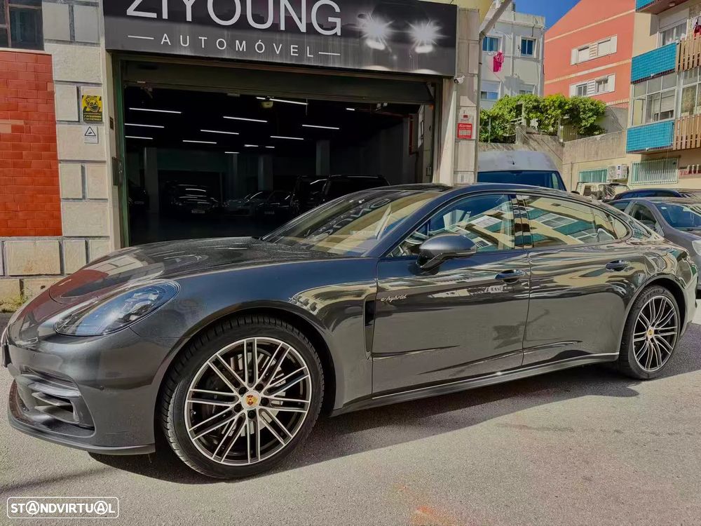 Porsche Panamera 4 E-Hybrid Platinum Edition - 1