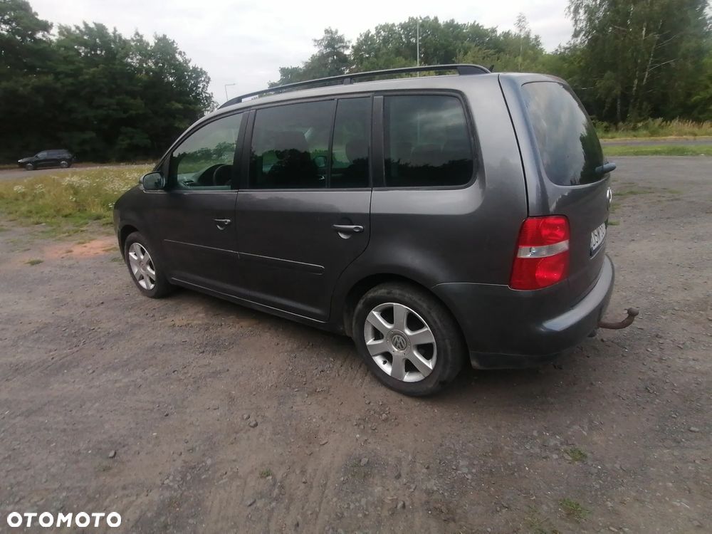 Volkswagen Touran 1.6 Conceptline - 5