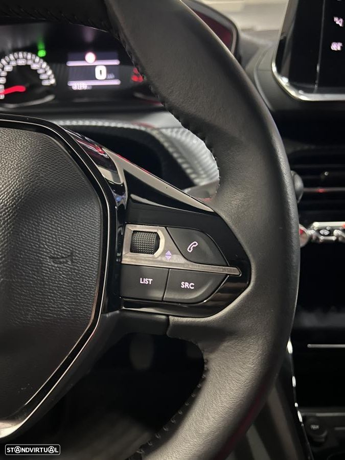 Peugeot 208 1.2 PureTech Allure - 17