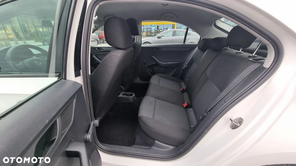Skoda RAPID - 8