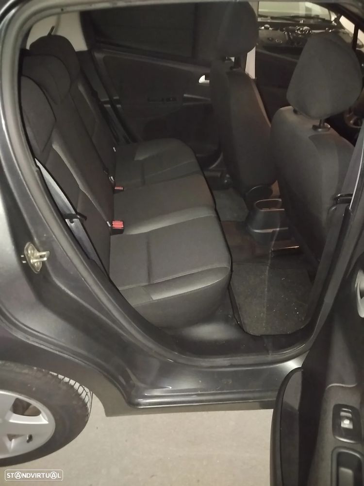 Peugeot 207 1.4 16V Sport - 12