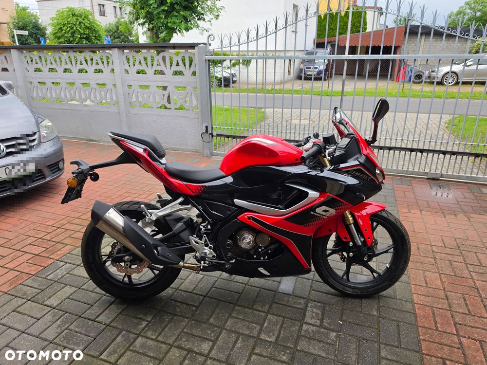 QJMOTOR SRK 125R - 1