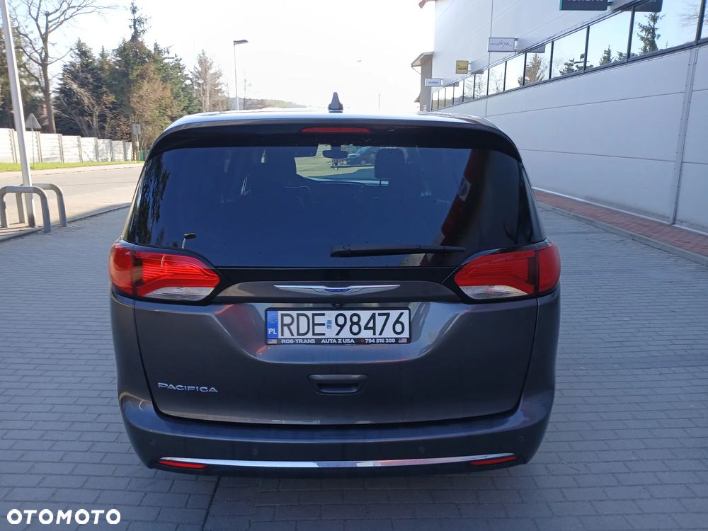 Chrysler Pacifica - 12
