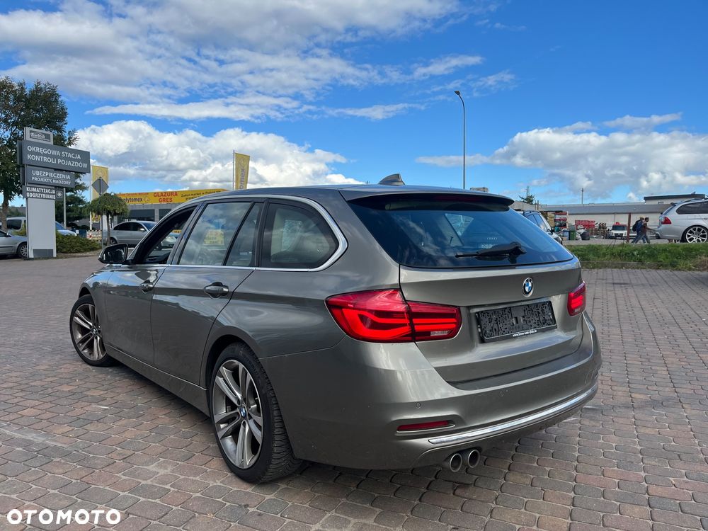 BMW Seria 3 325d Sport Line - 3