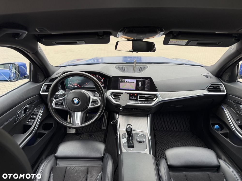 BMW Seria 3 320d M Sport - 25