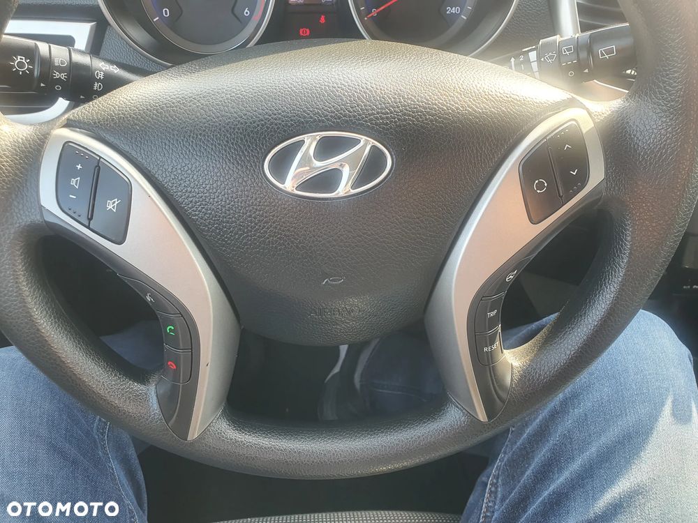 Hyundai i30 blue 1.6 CRDi Classic Navigation - 16