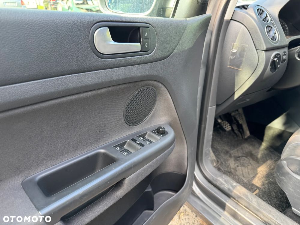 Volkswagen Golf Plus - 11