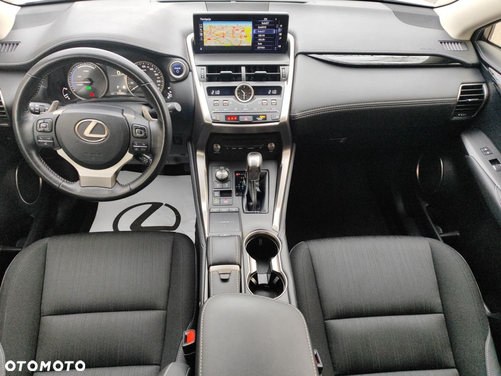 Lexus NX 300h Business Edition AWD - 3