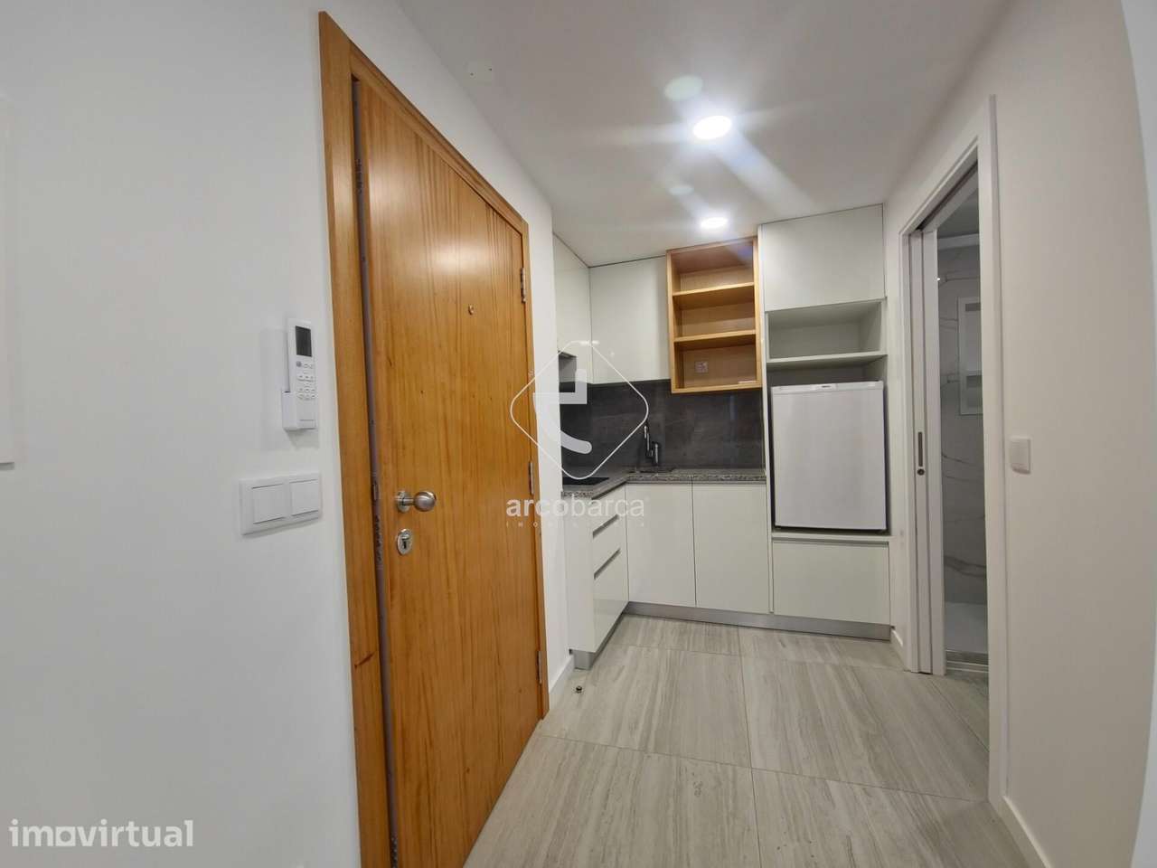 Arrenda-se Apartamento T0 R/C no Centro Histórico de Arcos de Valdevez - Grande imagem: 5/16