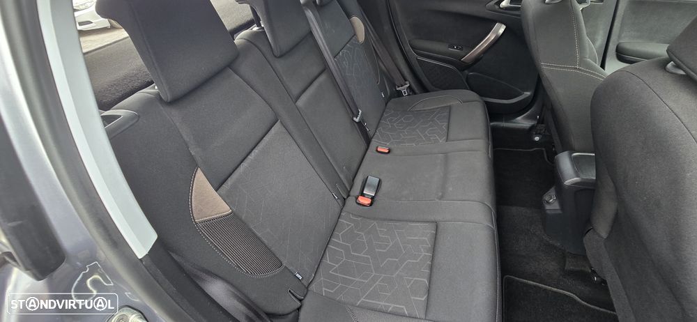 Peugeot 2008 1.2 PureTech Style - 11