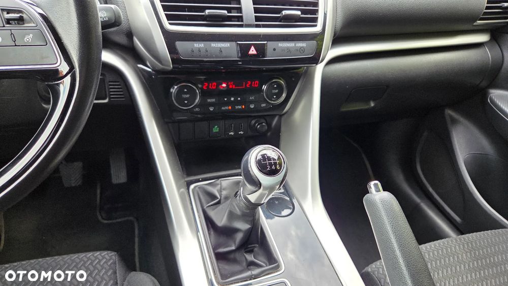 Mitsubishi Eclipse Cross 1.5 T Invite Plus - 22