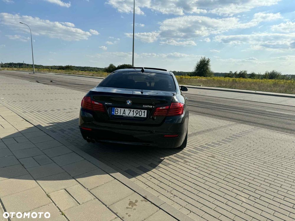 BMW Seria 5 528i xDrive - 2
