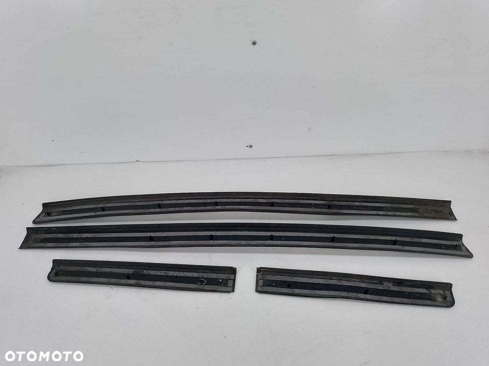 LISTWY PROGOWE KOMPLET AUDI A3 ( 8P1 ) 8P4853558H  8P4853492H 2.0 TFSI - 4