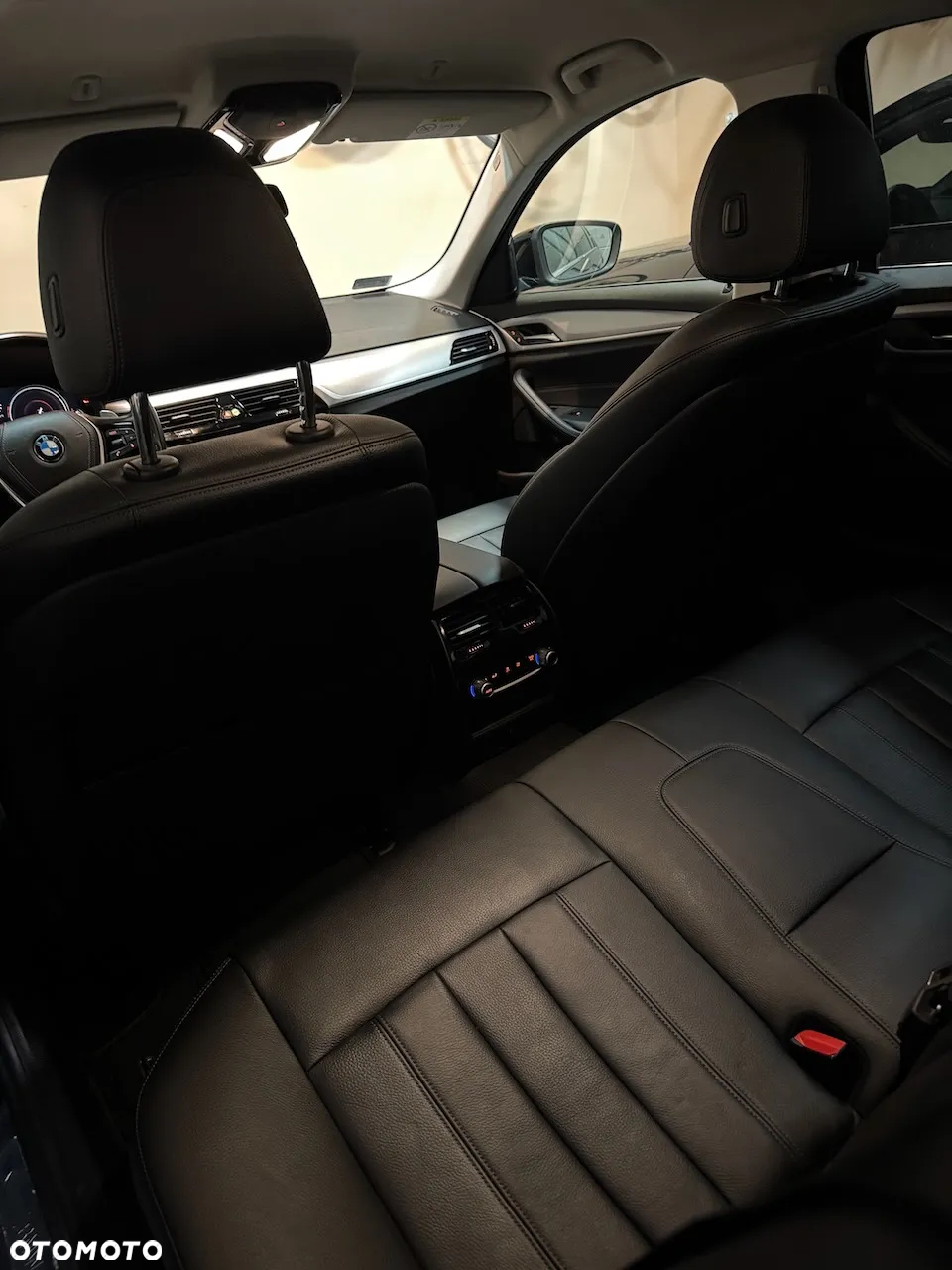 BMW Seria 5 520d - 28